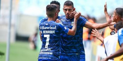 Jogadores do Grêmio aceitam antecipar férias, mas exigem pagamento de acordo com a lei