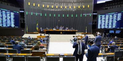 Câmara aprova auxílio de R$ 600 por mês para trabalhador informal