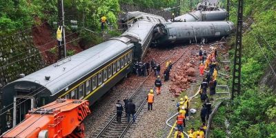 Descarrilamento de trem deixa um morto e 127 feridos na China