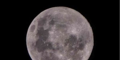 Super lua chama atenção das pessoas na noite dessa terça-feira