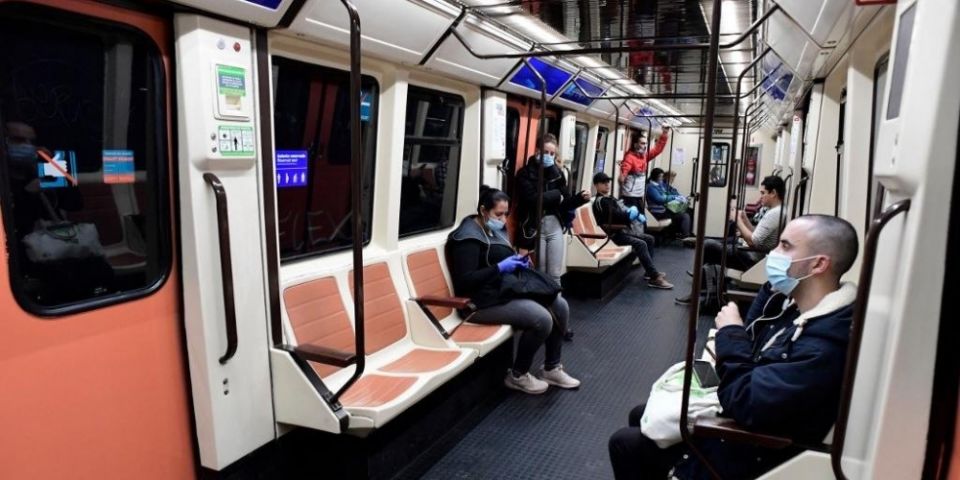 Espanha realiza tímida volta ao trabalho após registrar queda no balanço diário de mortes