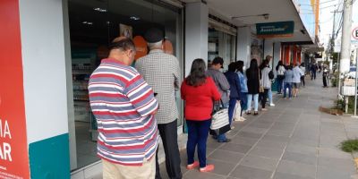 Quinta-feira de grande movimento após a reabertura do comércio em Camaquã