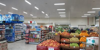 Supermercados e mercados não podem abrir em Camaquã no feriado de Tiradentes