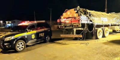 Caminhão com placas de Camaquã é apreendido com cigarros contrabandeados em São Gabriel 