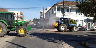 Serviço de desinfecção é realizado neste sábado nas ruas de Camaquã