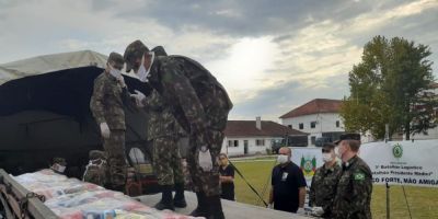 Cestas básicas destinadas para famílias de estudantes começam a ser distribuídas em Bagé