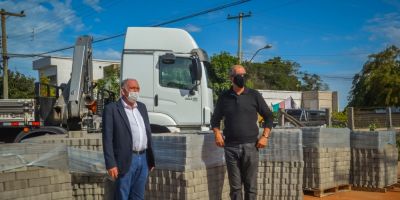 Obra de Pavimentação Comunitária inicia na rua Caramuru em São Lourenço do Sul