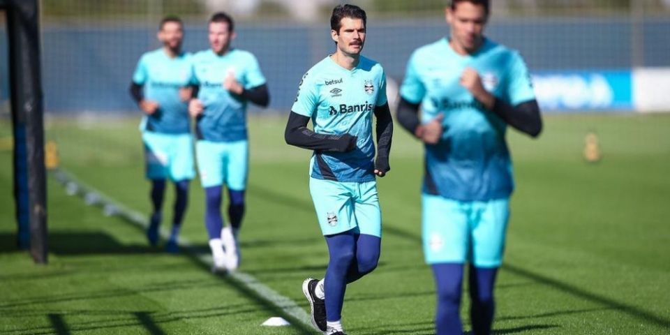 Jogadores do Grêmio iniciam trabalhos de preparação física