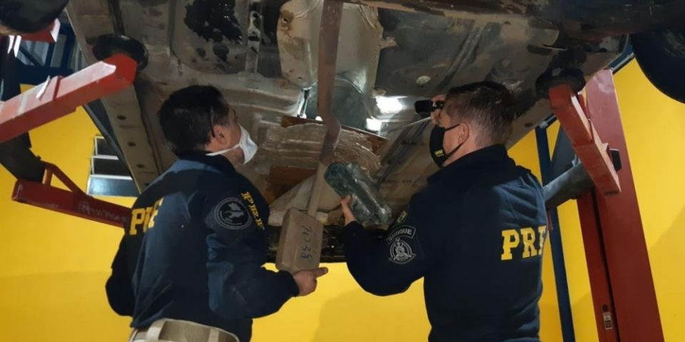 PRF flagra transporte de cocaína em Osório