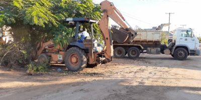 Continuam os trabalhos de recolhimento de entulhos em Camaquã