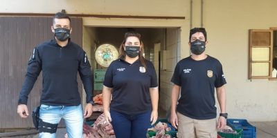 Polícia Civil entrega 770 quilos de carne para o Parque Zoológico de Sapucaia do Sul