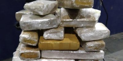 Polícia Rodoviária Federal e a Polícia Federal apreendem 20 quilos de cocaína em Bagé