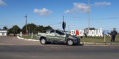 Acidente entre caminhão e caminhonete causa danos materiais em Camaquã