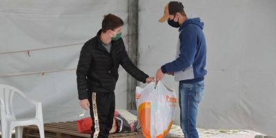 Drive-thru solidário segue recebendo doações em São Lourenço do Sul