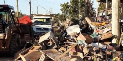 Prefeitura de Camaquã realiza limpeza no bairro Getúlio Vargas