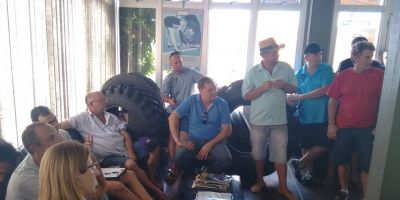 Entidades e associações apoiam protestos dos caminhoneiros.  Segunda deve ocorrer passeata em Camaquã