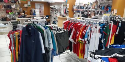 Prova de roupas é liberada pelo governo no RS, mas com restrições