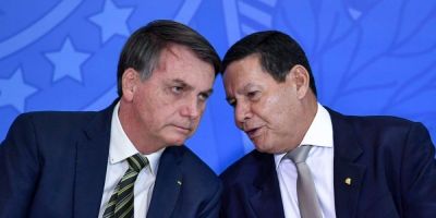 TSE começa a julgar nesta terça ações que pedem cassação de Bolsonaro e Mourão