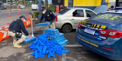 Polícia apreende mais de 300 quilos de maconha dentro de carro na ERS 122, em Farroupilha