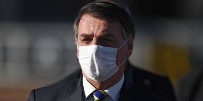 Bolsonaro veta uso obrigatório de máscara em prisões