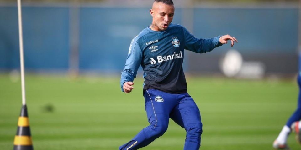 Everton segue como a principal alternativa do Grêmio para atingir a meta com a venda de jogadores