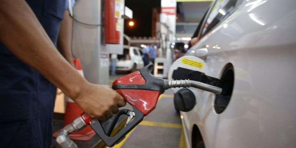 Petrobras anuncia aumento de 5% na gasolina válido a partir do dia 8