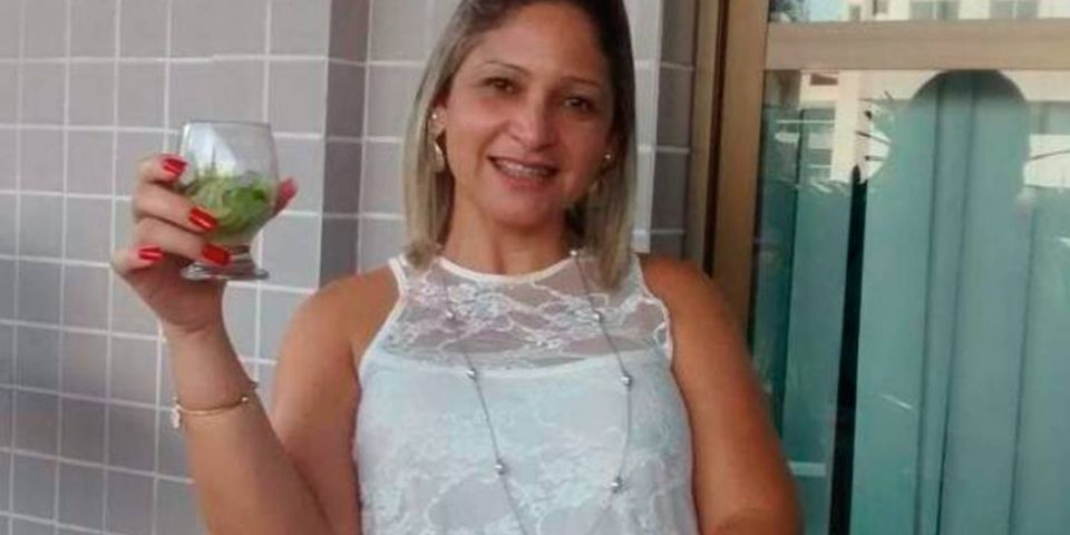 Mulher de Queiroz volta para casa e cumprirá prisão domiciliar