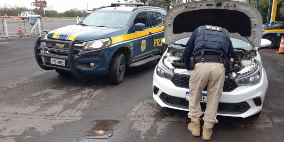 PRF prende criminoso e recupera veículo roubado em Eldorado do Sul