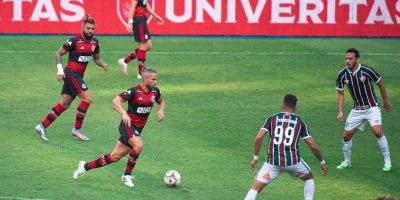 Flamengo vence Fluminense e joga por empate na finalíssima do Carioca