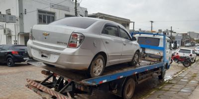 Carro roubado em Viamão é apreendido em Camaquã