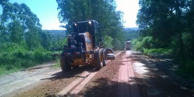 Patrolamento e cascalhamento mantêm estradas em ótimas condições em Cristal