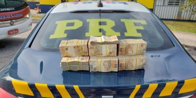 Homem é preso com R$ 280 mil sem procedência em ônibus de linha em Pelotas