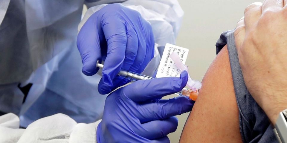Candidata a vacina contra covid-19 da Moderna entra em estágio avançado de testes nos EUA