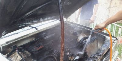 Mais um carro pega fogo em Camaquã
