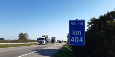 Média de 14 veículos passam por minuto na BR-116, em Camaquã, na tarde desta quinta-feira (6)