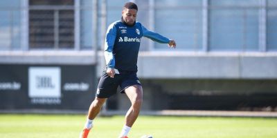 Grêmio encaminha rescisão do atacante André