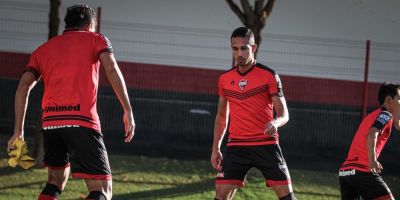 CBF autoriza Atlético-GO a escalar atletas com teste covid-19 positivo