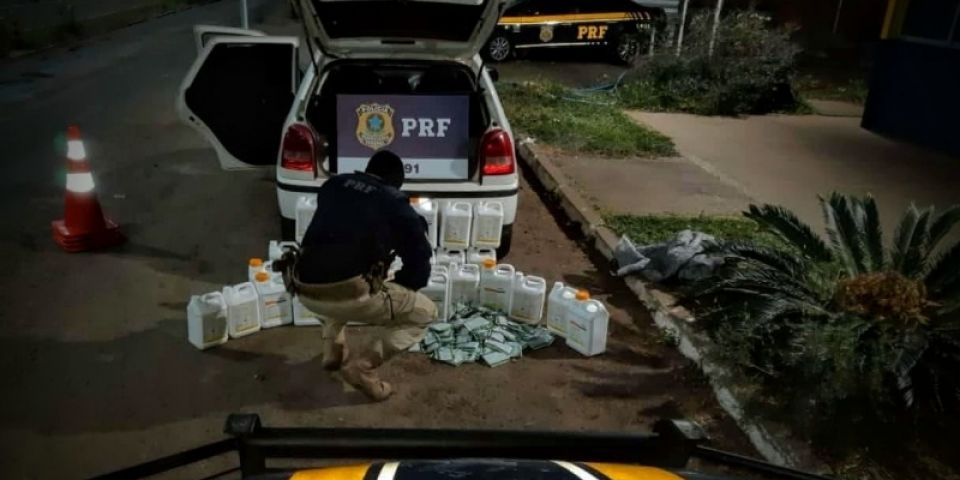 PRF prende homem contrabandeando agrotóxicos em Uruguaiana