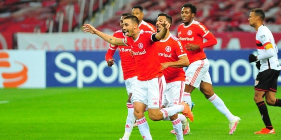 Inter vence o Atlético-GO por 3 a 0 e lidera o Brasileirão