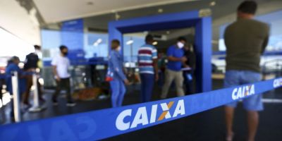 Caixa paga auxílio emergencial a beneficiários do Bolsa Família