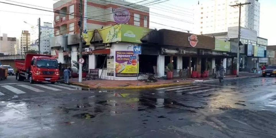 Explosão destrói restaurante de sushi em Capão da Canoa