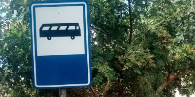 Espaço do Leitor: camaquense indignada com uso irregular do estacionamento da parada de ônibus