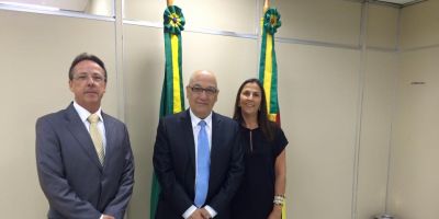 Presidente da Câmara e secretária de Cultura de Camaquã reúnem-se com secretário estadual