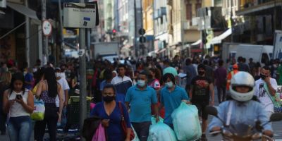 População do Brasil passa de 211,7 milhões de habitantes, estima IBGE