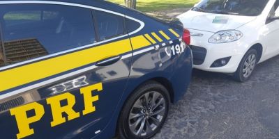 PRF prende homem por falsificar o documento do próprio carro no RS