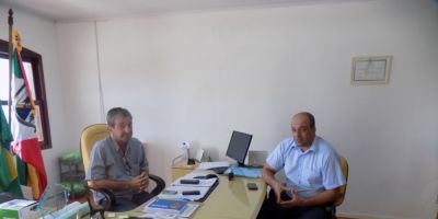 Prefeito busca solução para terminar a obra da Ponte do Ladrão em Dom Feliciano