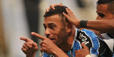 Grêmio perde para o Caxias, mas garante o tri no Gauchão 