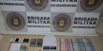 Homem é preso em Camaquã com arma, munições, drogas, dinheiro e balanças de precisão