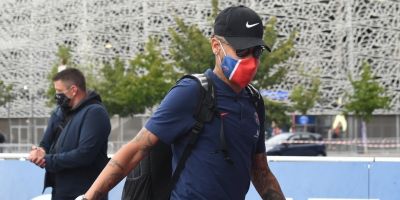 Neymar e outros dois jogadores do PSG testam positivo para covid-19