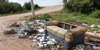 Descarte de lixo gera insatisfação no bairro Getúlio Vargas em Camaquã